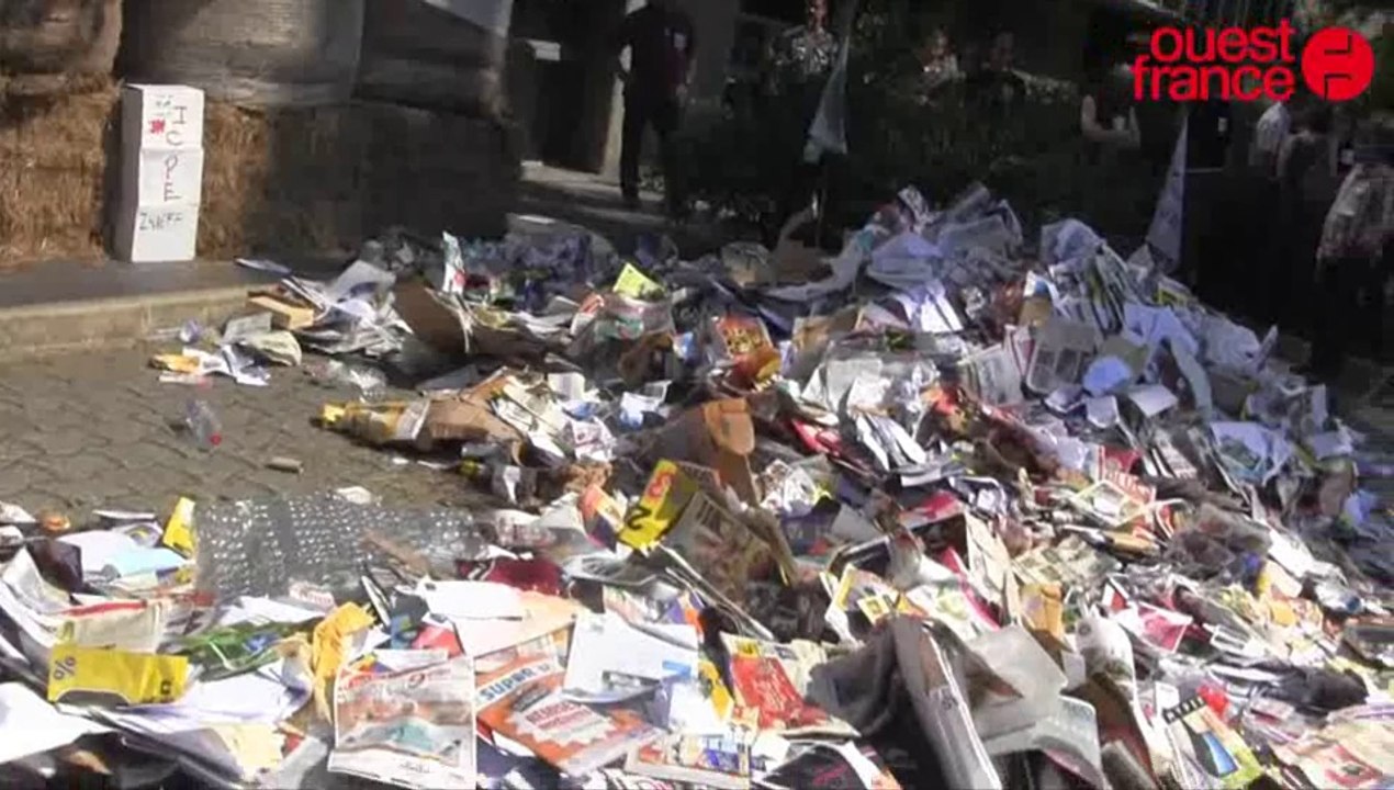 Trop de réglementations: en vidéo la colère des agriculteurs  à Saint-Lô