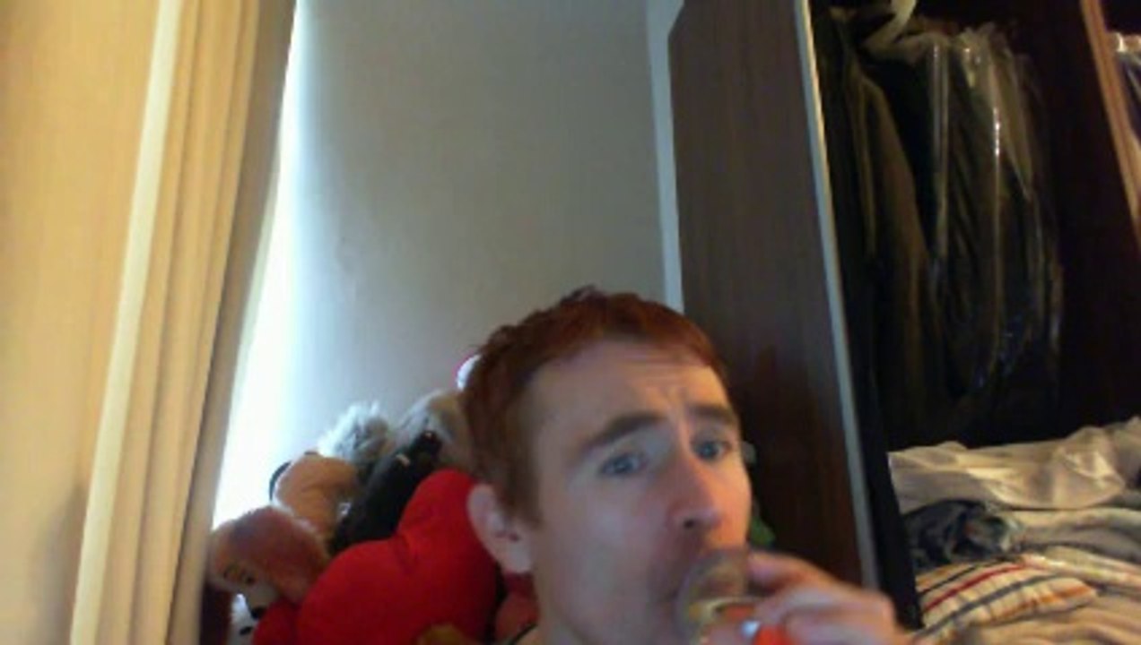 Wiwi égratigne "follow the rules" de Livin' Joy