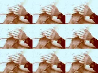 Les mains sur les mains