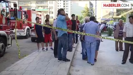 Evine icra gelince eşyalarını yaktı -