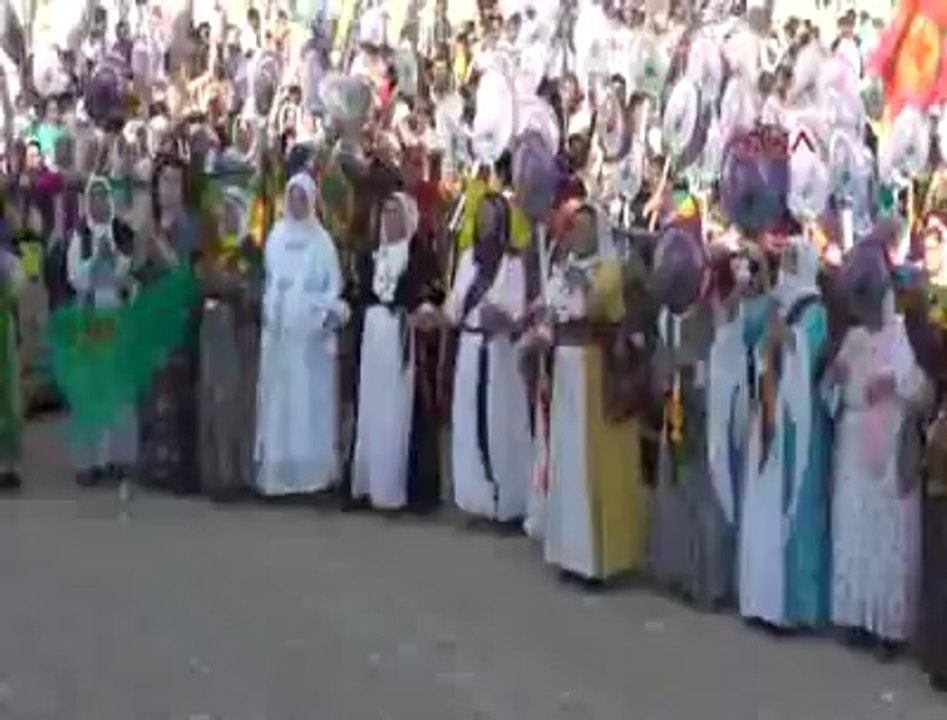 Pervin Buldan mitingde baygınlık geçirdi