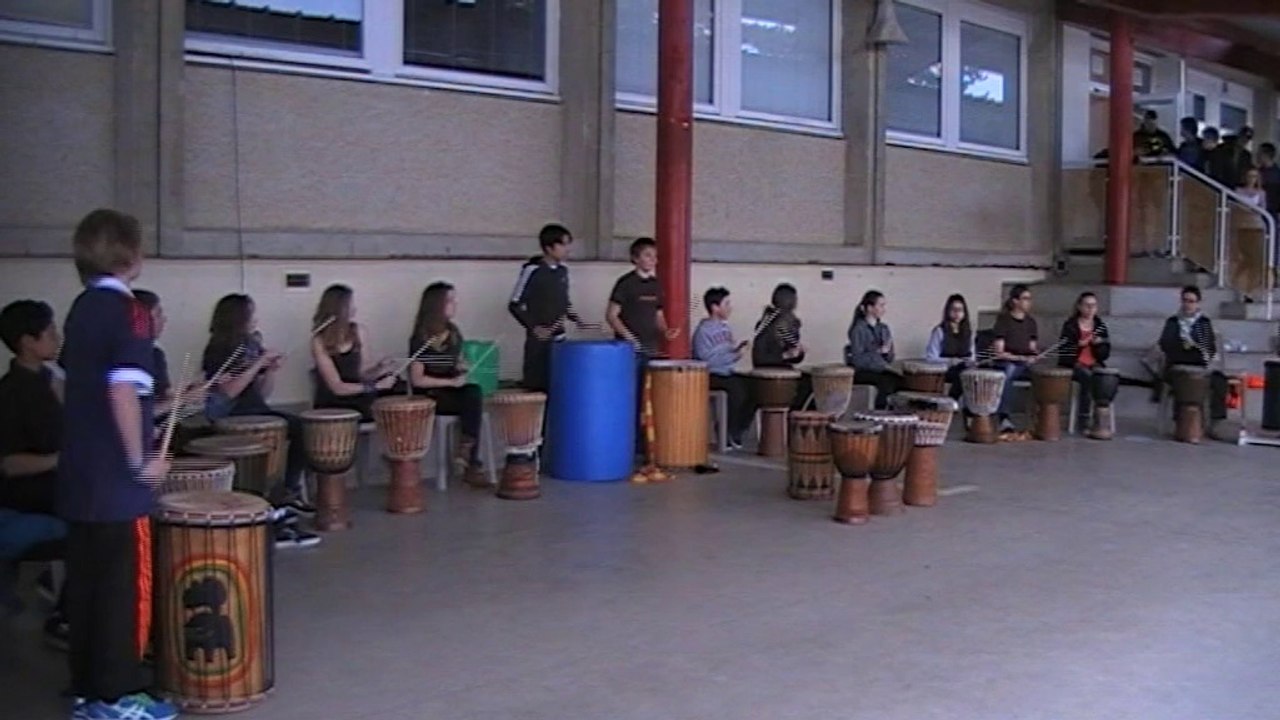 Tambours du Burundi Atelier artistique Les Fougères 2014.