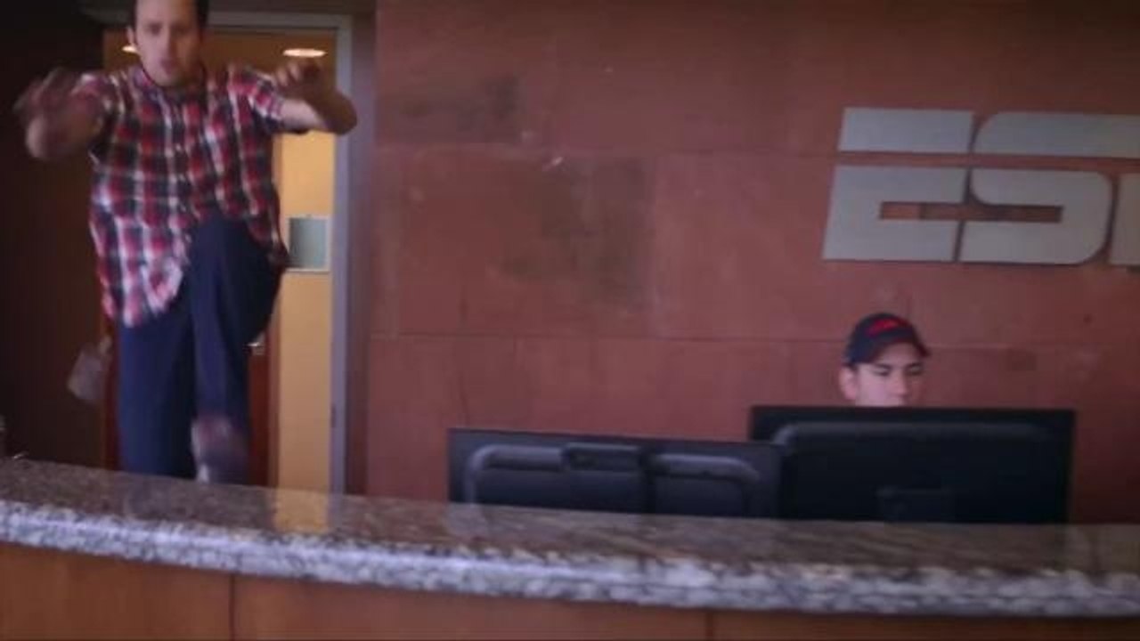 ESPN Assistant Delivers Highlights Via Parkour in SportsCenter Promo