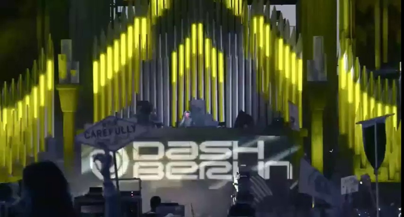 Diddy Dirty Money feat. Skylar Grey - Coming Home  w/ Dash Berlin & Syzz ft. Adam Jensen - Leave it all Behind [Dash Berlin @  EDC Las Vegas]