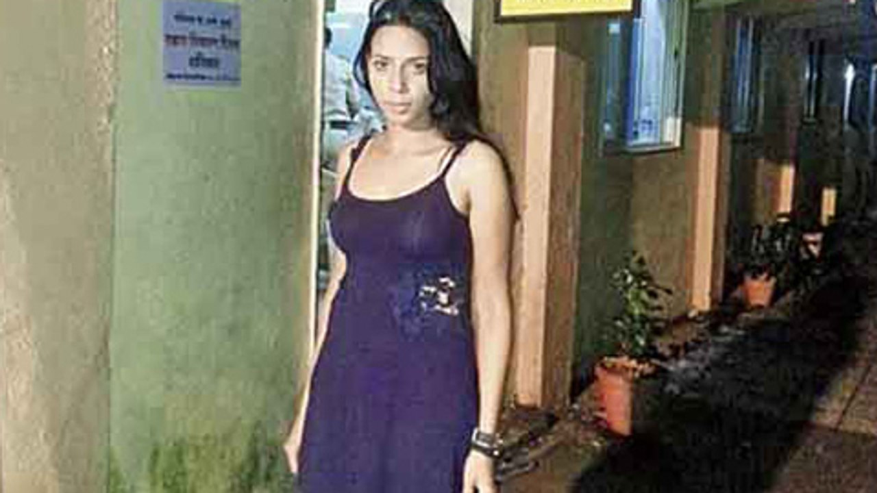 Rozlyn Khan Exposes Corruption In The Racket Case !!!