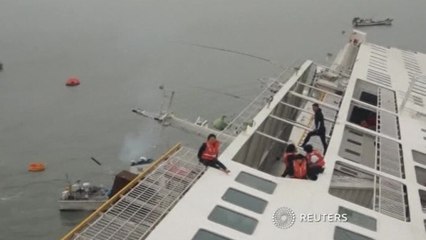 South Korea student survivors of the ferry sinking arrive at school