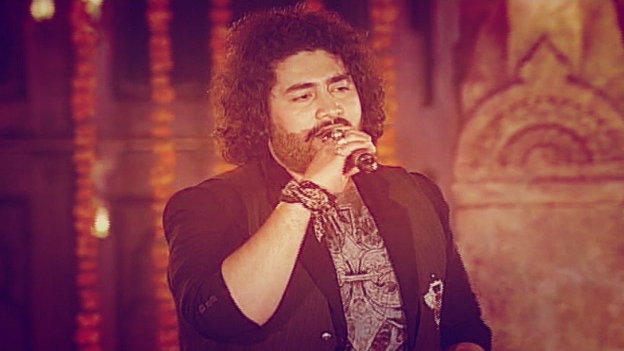 Faraz Butt - Tere Mast Mast Do Nain (Aitchison College Special)