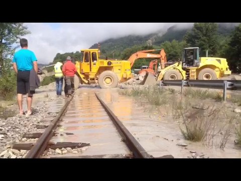 Intempéries: un impressionnant éboulement bloque la 6202 à Puget-Théniers