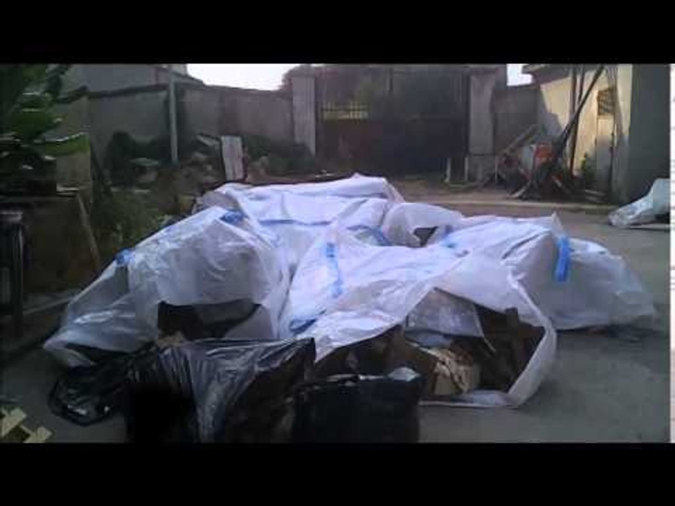 Aversa (CE) - Discarica di rifiuti speciali nel cimitero (25.06.14)