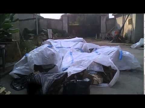 Aversa (CE) - Discarica di rifiuti speciali nel cimitero (25.06.14)