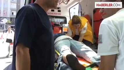 Otomobiliyle Refüje Çıktı 2 Yaralı