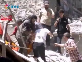 Suriye rejiminin attığı bombalar çocukları vuruyor