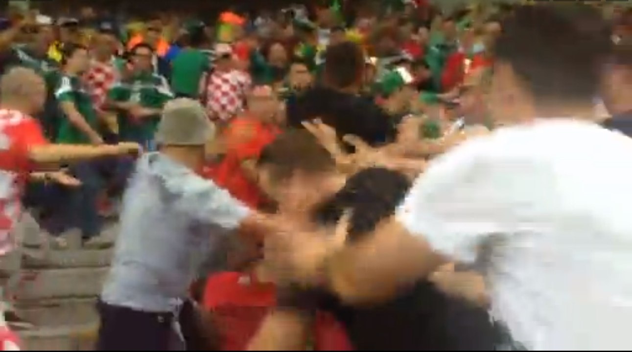 Crazy fight at 2014 World Cup in Recife, Mexico vs Croatia