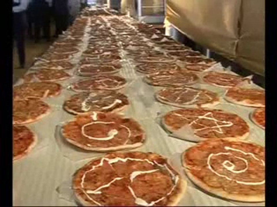 asim_butt_World_Longest_Pizza