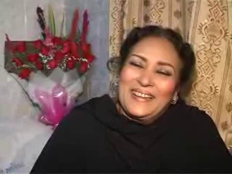 asim_butt_Singer_Tassawar_Khanum_at_Hospital_Dawn_News_LHR