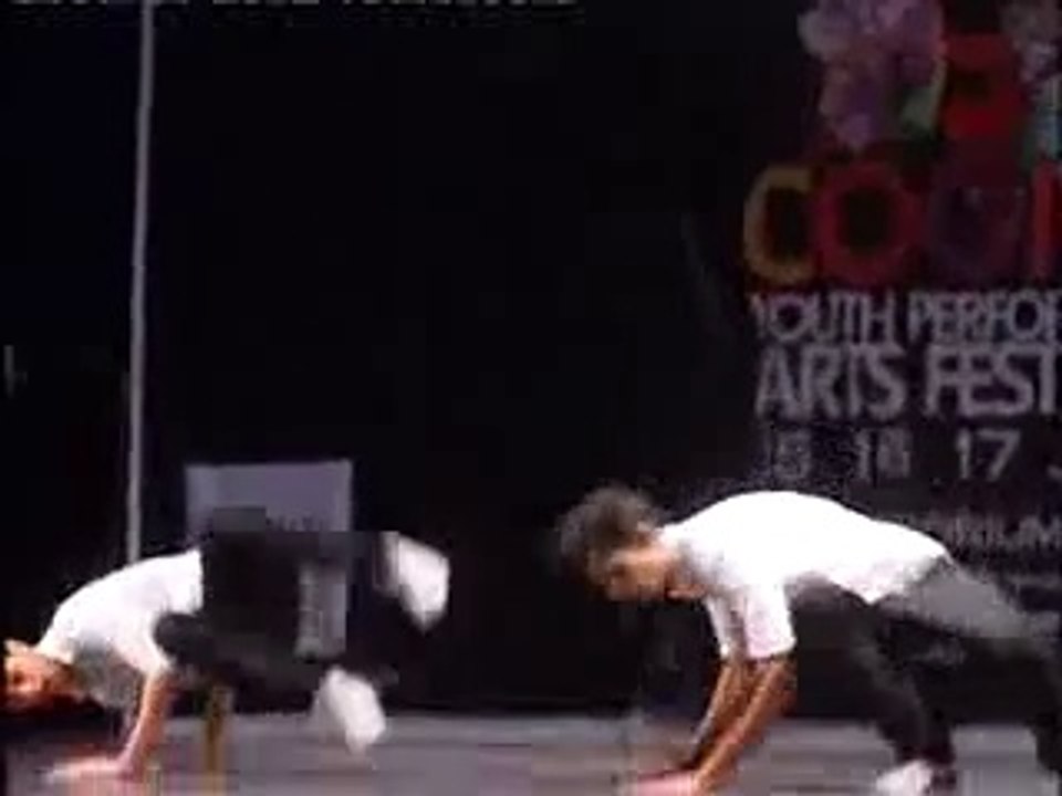 asim_butt_U.S_Consulate_arranged_Cogito_arts_festival_PKG_Dawn_News_LHR