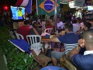 La fête des supporters français au Brésil après le match contre l'Equateur - 26/06