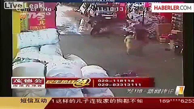 Minibüs Küçük Çocuğu Göz Göre Göre Ezdi