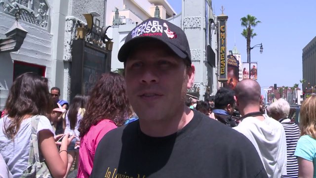 L'étoile de Michael Jackson sous les fleurs, 5 ans après sa mort