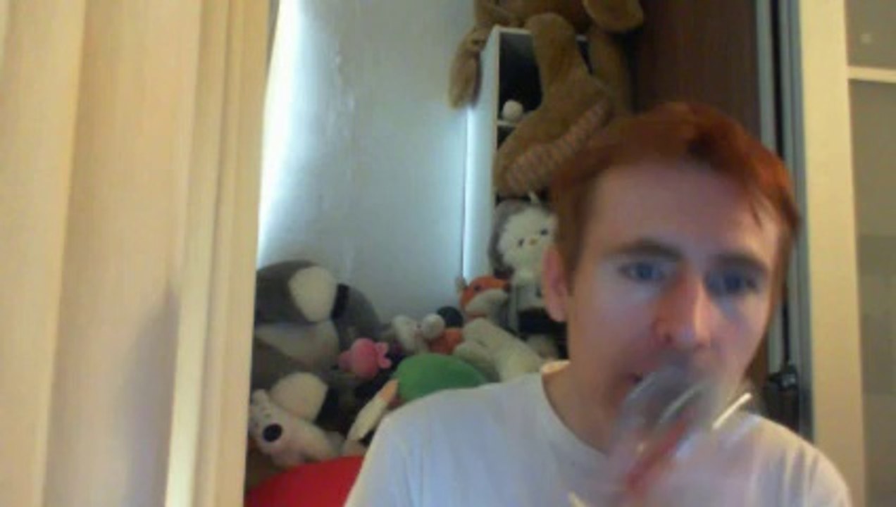 Wiwi égratigne "oui oui oui oui" de Sacha Distel