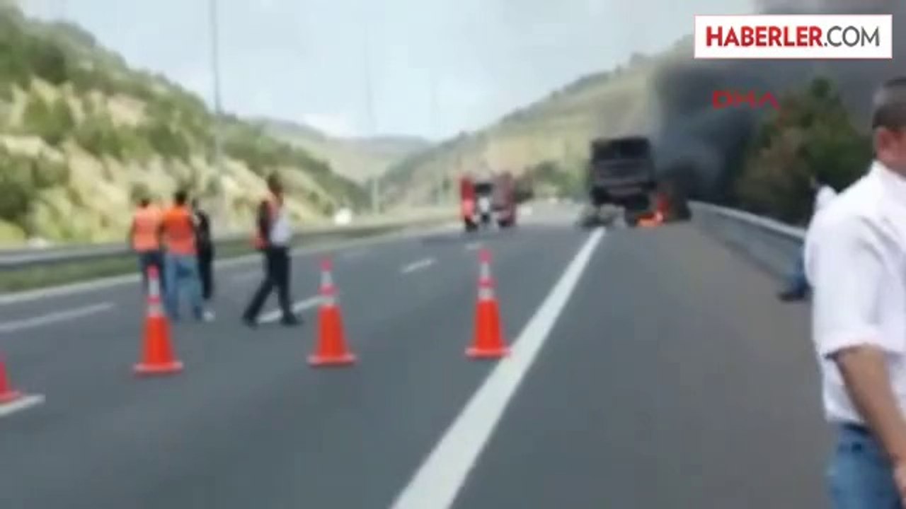 Ankara'nın Çamlıdere İlçesi Yakınlarında Bir Yolcu Otobüsü Çıkan Yangında Kullanılamaz Hale Geldi.