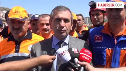 Yıkık Binalar Arasında Gerçeği Aratmayan Deprem Tatbikatı