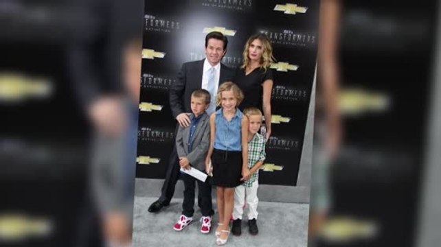 Mark Wahlberg Shows He's A Family Guy on The Red Carpet