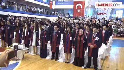 Hipokrat Yeminini Değiştiren Dekan 4 Yıldır Aynı Hipokrat Yemin Okunuyor