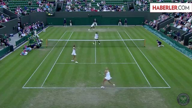 Serena Williams, Tenis Maçında Seyircinin Kucağına Oturdu