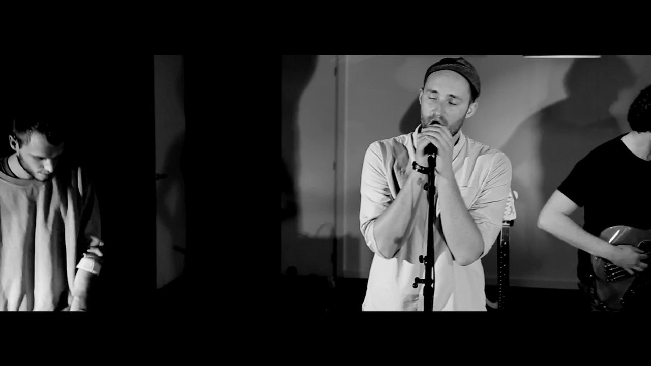 Isaac Delusion - She Pretends - Live Deezer Session