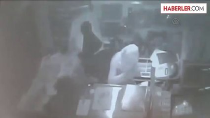Hırsızlık anı güvenlik kamerasında -