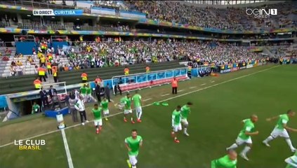 L'entrée des Verts pour l'échauffement avant Algérie - Russie