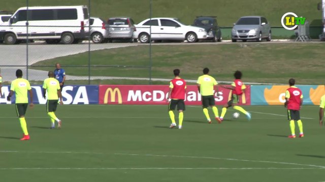 Com time cheio de mudanças, titulares do Brasil ficam no empate