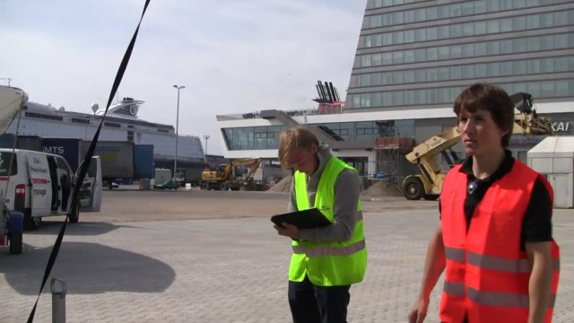 Ankunft der vier Elliott 6m Match Race Yachten aus Schweden zur Kieler Woche 2011