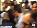 Emirates Passengers chanted Shame Shame to Iqalabi Tahir ul Qadri