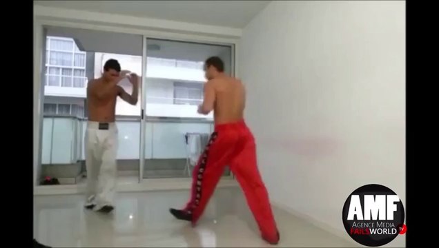 Karate Kick Fail - FAILS WORLD
