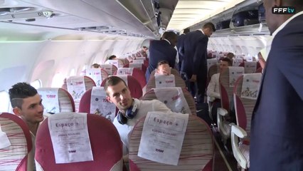 Le retour des Bleus au camp de base après France-Equateur