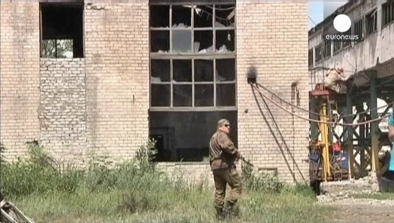 Ukraine rebels free four kidnapped OSCE observers