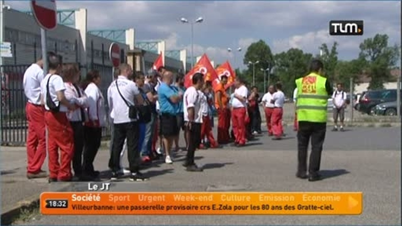 Les salariés de JTekt bloquent leur usine