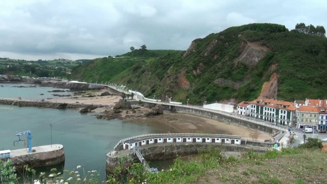 Paisaje y ambiente en puerto y playa de Candás, Asturias 27 junio 2014
