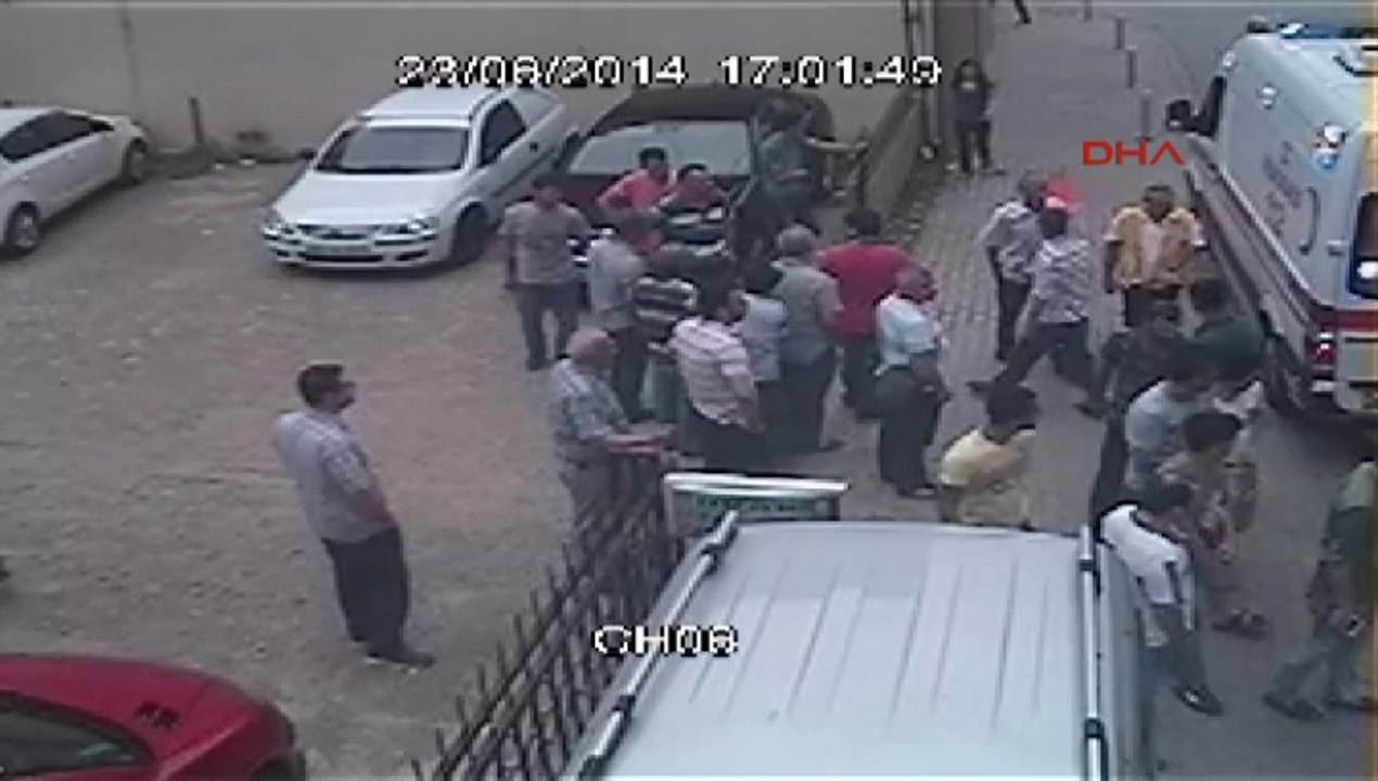 GENÇLERİN BIÇAKLI KAVGASI KAMERADA