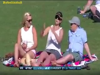 Chris Lynn’s Girl Friend Disclosing Something During Match