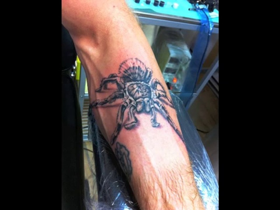 How to Get a SPIDER tattoo - Pretty neat!