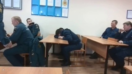 Como acordar um bombeiro que adormeceu na aula