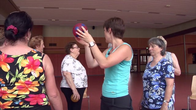 Gym douce : Huguette mets tes baskets, Pierrot enfile ton maillot !