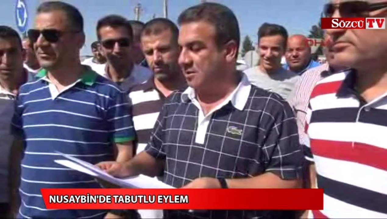 İpek Yolu'nda kefenli tabutlu eylem