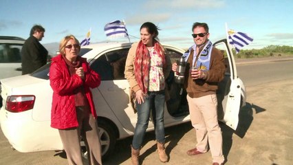 Suarez de retour en Uruguay remercie ses supporteurs