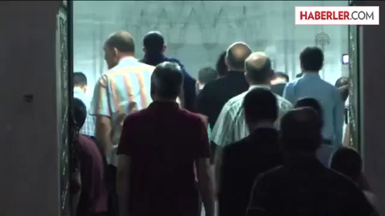 Balkanlar'da ilk teravih namazı kılındı -