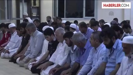 Çadır kentte ilk teravih