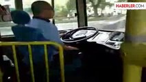 İlginç Hareketlerle Otobüs Kullanan Şoför